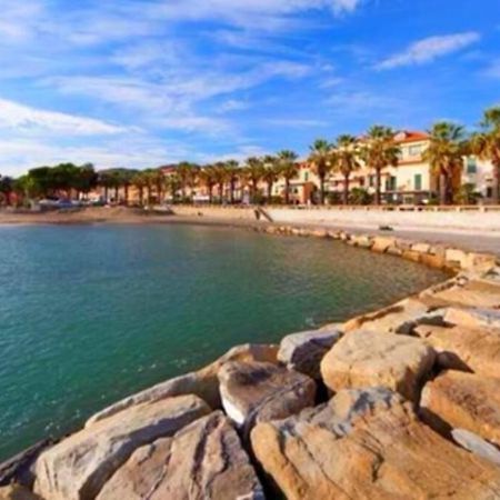 Appartamento 50 Mt Mare Con Parcheggio Riservato Riva Ligure Dış mekan fotoğraf