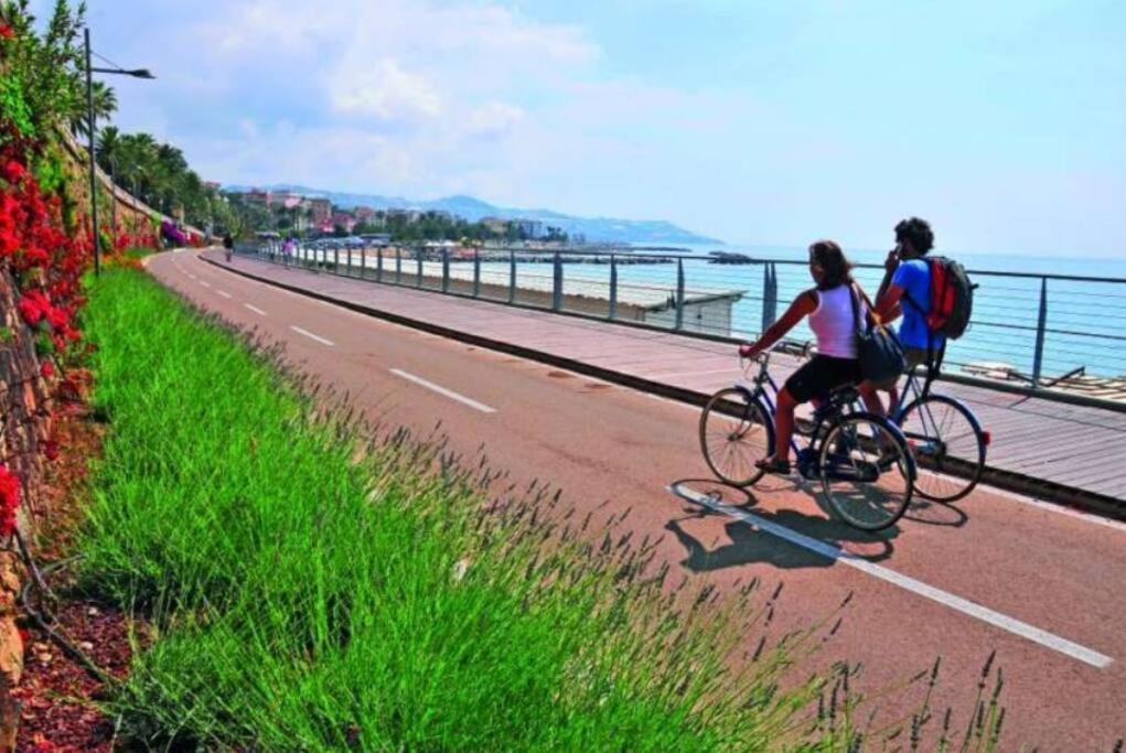 Appartamento 50 Mt Mare Con Parcheggio Riservato Riva Ligure Dış mekan fotoğraf